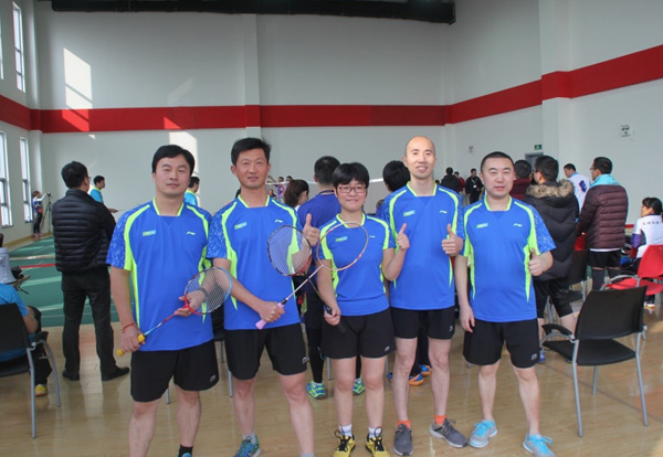 亮劍之旅—記華日羽毛球隊(duì)首戰(zhàn)“阿朗新科”杯羽毛球邀請(qǐng)賽